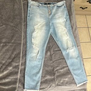 Hollister crop highrise jean